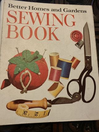 Better Homes & Gardens Sewing Book 5 Ring Binder Hardcover Vintage 1970