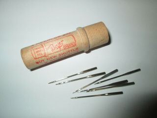 Vintage The Boye Needle Co.  Wood Cylinder Container Etui & 7 Sewing Needles