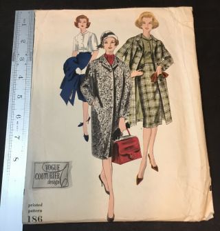 Vintage 1960 Vogue Couturier Design Coat Sewing Pattern - Bust 32 Hip 34 186