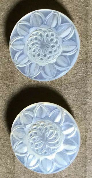 Pretty Vtg 2 Mother Of Pearl MOP Buttons w SUNFLOWER OR DAISY Carved Design 5/8” 3