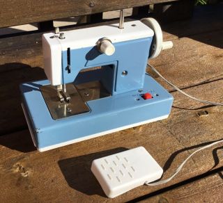 Vintage Child’s Toy Sewing Machine W/ Foot Pedal Battery Operated