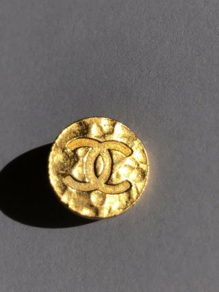 1 Piece Vintage Chanel Button Gold Metal 0.  5inch