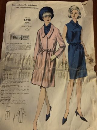 Vintage Vogue Special Design 6698 Size 16 Dress Pattern Uncut