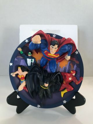 Warner Bros Justice League Collector Plate 3d Superman Batman Jla Statue Dc