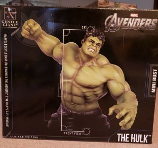 Marvel Gentle Giant Avengers Hulk Mini Bust