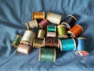 15 Vintage Assorted Wooden Spools Of Sewing Threads Large & Small W Thread