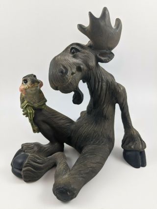 Big Sky Carvers Mountain Moose & Friendly Frog On Knee 2005 By Phyllis Driscoll