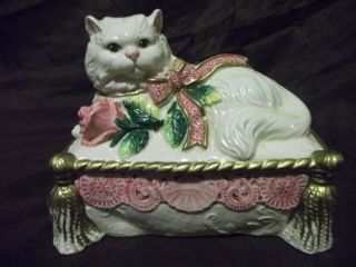 Fitz & Floyd White Cat With Roses And Ribbon Trinket Box Porcelain