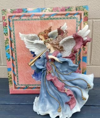 Vintage Musical Angel - Ethereal Blue plays “Angels We Have Heard on High” 3