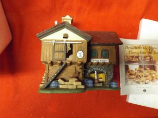 The Cranberry House Thanksgiving Department 56 England Village 56627