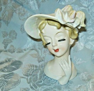 Vintage Lefton 1843 Lady Head Vase W/hat Tilted Head W/ Hand 5 3/4 "