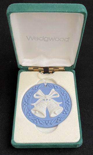 Mib 1991 Wedgwood Blue Jasperware Bells Annual Christmas Ornament Round Disc
