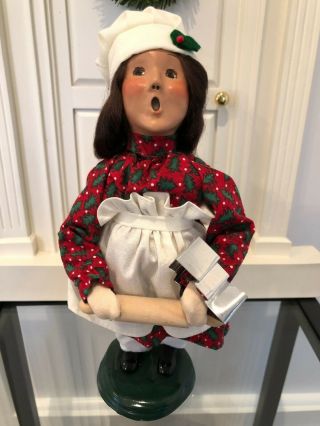 Byers Choice Caroler Christmas Girl Baking Cookies W/rolling Pin & Cookie Cutter