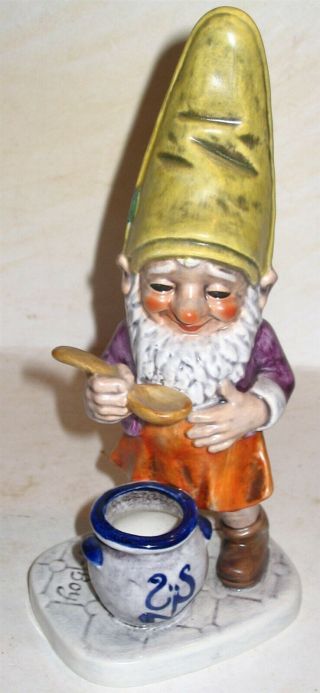 Goebel Co - Boy Figurine Well 505 Sam The Gourmet Tm6 Gnome Germany Hummel