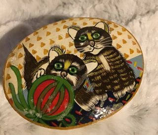 Vintage Black Lacquer Trinket Jewelry Box Cats Yarn Made In India 2 1/4” X 1 3/4