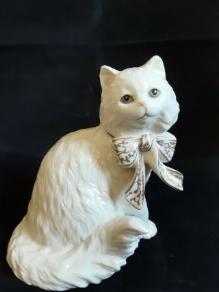 Lenox Cat Figurine " Sitting Pretty " Porcelain Figure (5.  5 ")