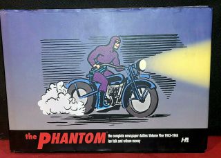 The Phantom The Complete Newspaper Dailies : Volume Five 1943 - 1944 Vol.  5