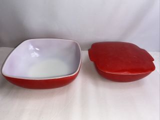 Vintage Pyrex 525b Red 2 - 1/2 Qt & 515b W Lid Square Ovenware Serving Mixing Bowl