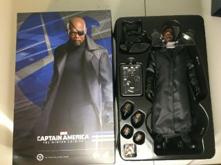 Hot Toys Nick Fury Captain America: Winter Soldier 1/6 Scale Figure 100