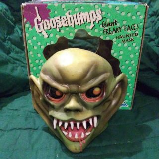 Goosebumps Giant Freaky Faces Haunted Mask