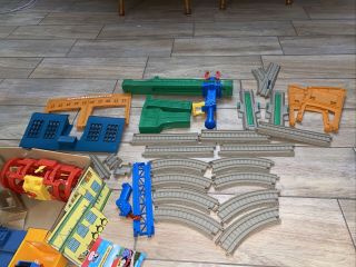 Thomas and Friends Trackmaster Spin N Fix at the Sodor Steamworks COMPLETE 2