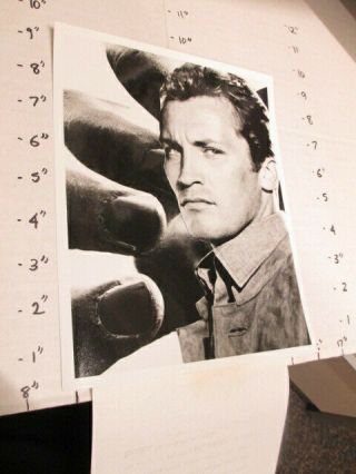 Abc Tv Show Photo 1967 The Invaders Roy Thinnes Space Alien Fingers