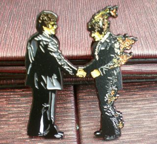Pink Floyd Official Pin / Badge Wish You Were Here Collectable X0x