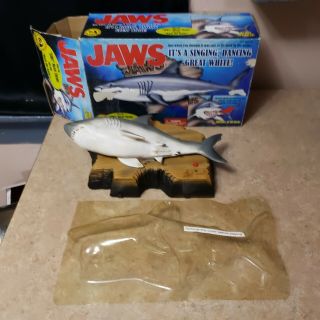 Vintage Jaws Singing Animated Motion Activated Plays Jaws Theme & Mack The Knife