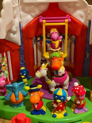 BACKYARDIGAN ' S Musical Bobblin Big Top Circus play set with characters & train 3