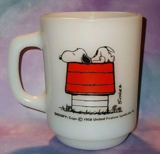Vtg Peanuts Snoopy On Dog House Fire King Milk Glass Coffee Cup Mug