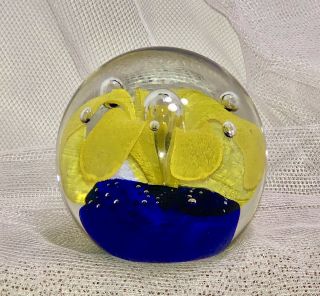 Vintage Art Glass Desk Paperweight Cobalt Blue Flower Controlled Bubbles 3.  5” 2