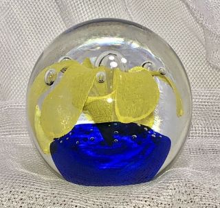 Vintage Art Glass Desk Paperweight Cobalt Blue Flower Controlled Bubbles 3.  5” 3