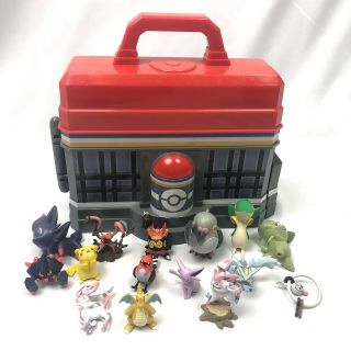 Nintendo/tomy 2013 Pokemon Center Carrying Case With Mini Figures Pikachu