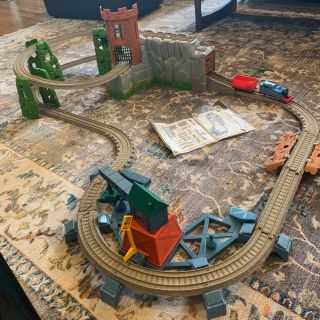 Fisher Price Thomas & Friends Trackmaster Castle Quest Set Motorized Train Set