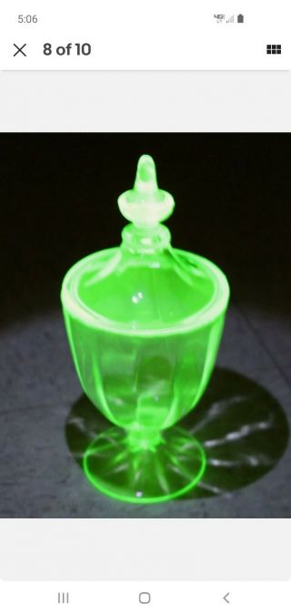 Vintage Green Depression Uranium Vaseline Glass Pedestal Candy Dish