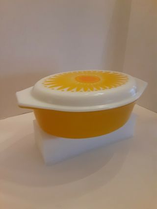 Vintage Pyrex Yellow Sunflower Daisy Oval Casserole With Lid 2 1/2 Qt 045