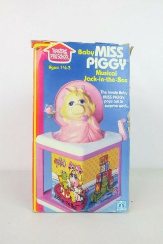 Sesame Street 1983 Hasbro Muppet Babies Miss Piggy Musical Jack In The Box Toy