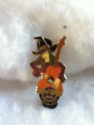 Hard Rock Cafe Pin Sioux City Halloween Witch With Pumpkin Guitar 2014