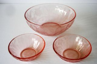 2 Jeannette Pink Floral / Poinsettia 4 " Berry Bowls & 1 8 " Salad / Fruit Bowl