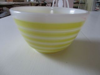 Vintage Pyrex Yellow And White Striped 1 1/2 Pt.  Nesting Mixing Bowl 401