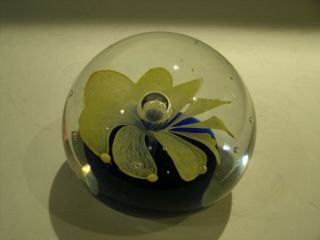 Vtg Art Glass Hand Blown Paperweight Yellow Flower Cobalt Blue Bottom 3 " Tall