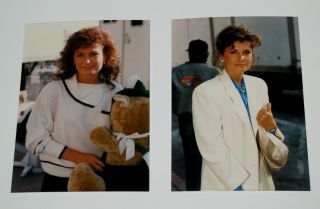 Two (2) Diff.  Jane Badler Color Candid 3.  5 " X5 " Photos " V  Mission Impossible "