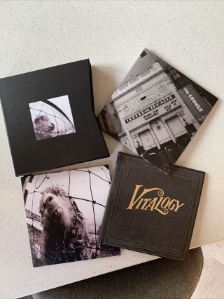 Pearl Jam Vs And Vitalogy Deluxe Triple Cd Box Set