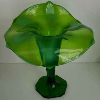 Vintage Art Glass Green Jack In The Pulpit Opalescent Stem Vase Unmarked