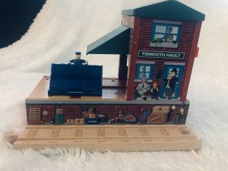 Thomas & Friends Wooden Railway Tidmouth Station - Extra Train (5 Items)