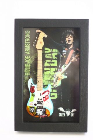 Rgm8810 Billie Joe Armstrong Green Day Miniature Guitar In Shadowbox Frame
