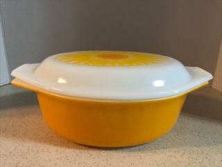 Vintage Pyrex 043 1 1/2 Qt.  Orange Oval Casserole Dish W/ Daisy Lid