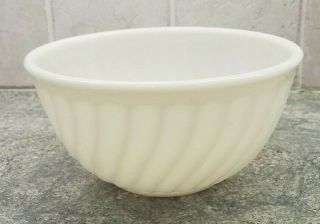 Mid Century Anchor Hocking Glass Fire King Ivory Swirl Pattern 8 " Mixing Bowl