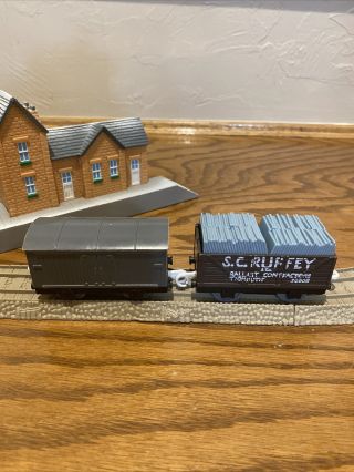 Thomas Trackmaster Train SC Ruffey Troublesome Trucks & Covered Boxcar Tomy 2