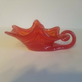 Vintage Sooner Hand Blown Red Swirl Art Glass Dish Leaf Sleigh Cornucopia